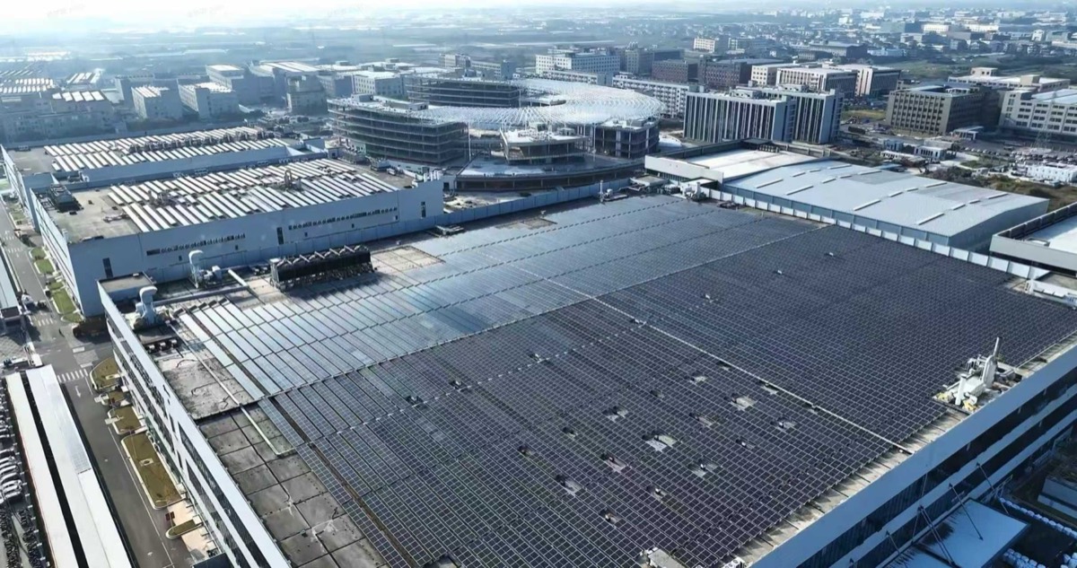 Sustainable home energy scene with GONEO electrical products